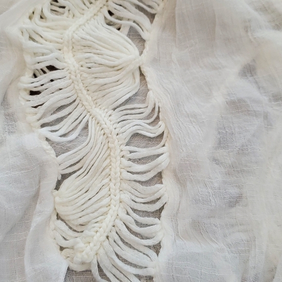 Vivid Collection of NY Vintage Boho Sharkbite Hem Crochet Top - Picture 4 of 5